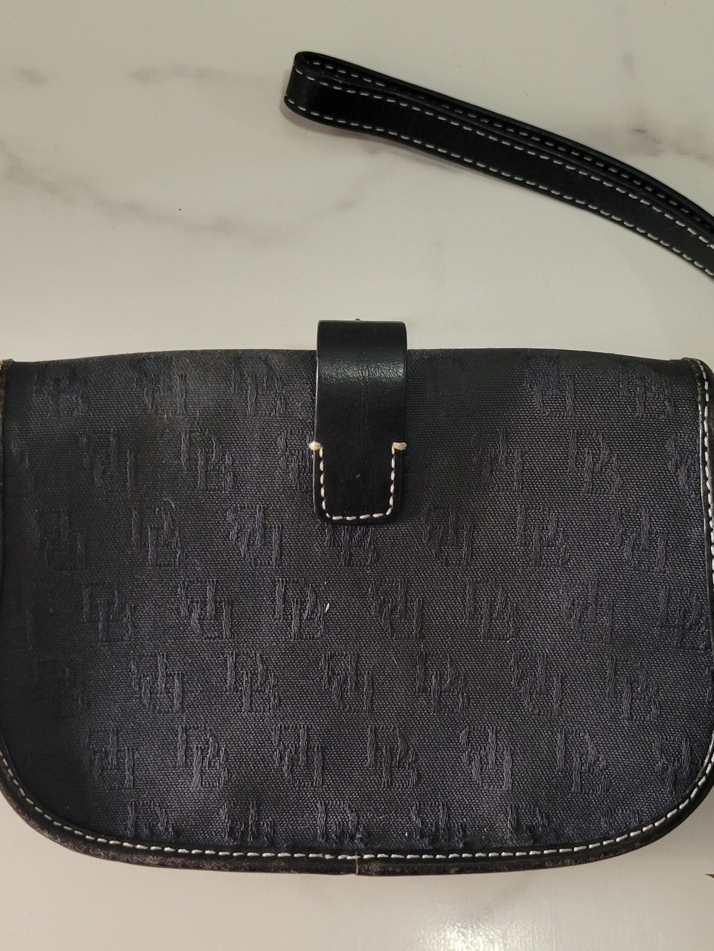 Dooney & Bourke Black Wristlet Clutch - Picture 2 of 11
